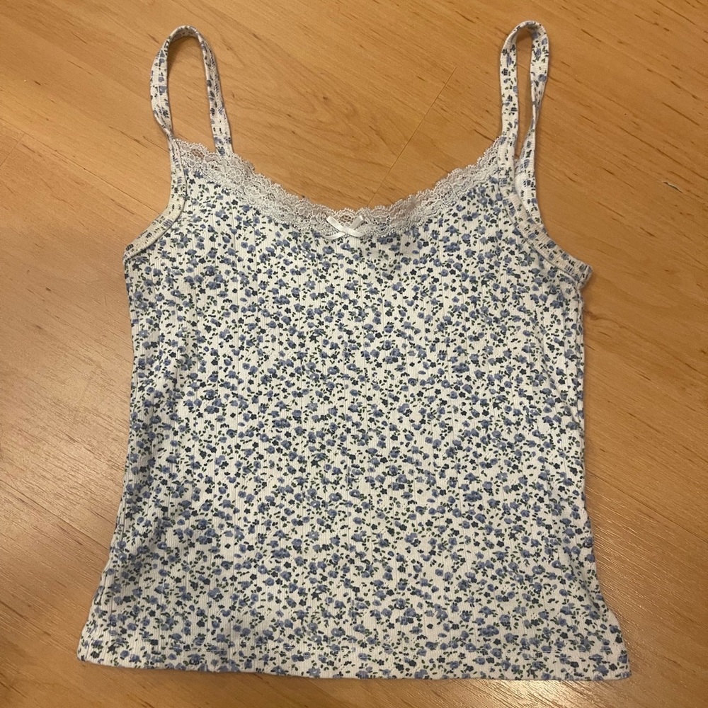 Brandy Melville floral crop tank top
